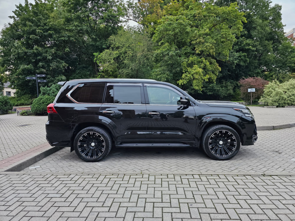 LEXUS LX 570